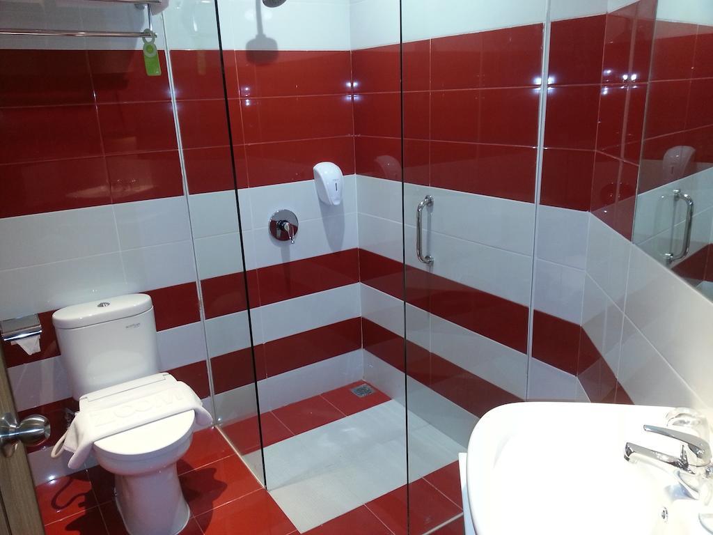 Zoom Smart Hotel Jemursari สุราบายา ภายนอก รูปภาพ